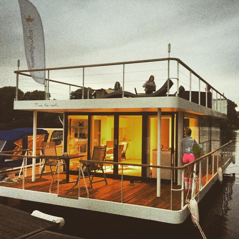 Vipliving Houseboat Hotel Prague Ngoại thất bức ảnh