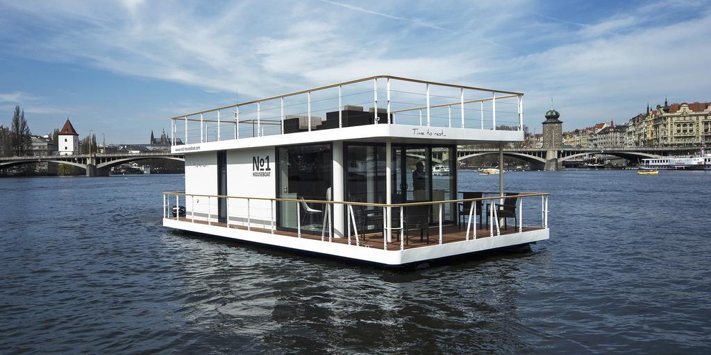 Vipliving Houseboat Hotel Prague Ngoại thất bức ảnh